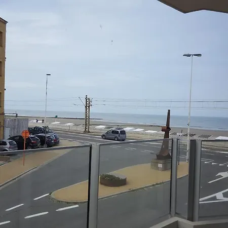 Raversijde With Sea View Apartament *